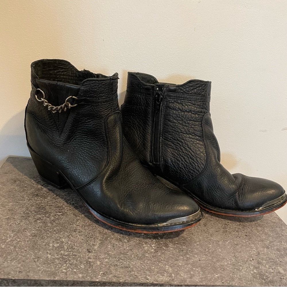 Durango 5" side zip Black Leather Ankle Boots size 7